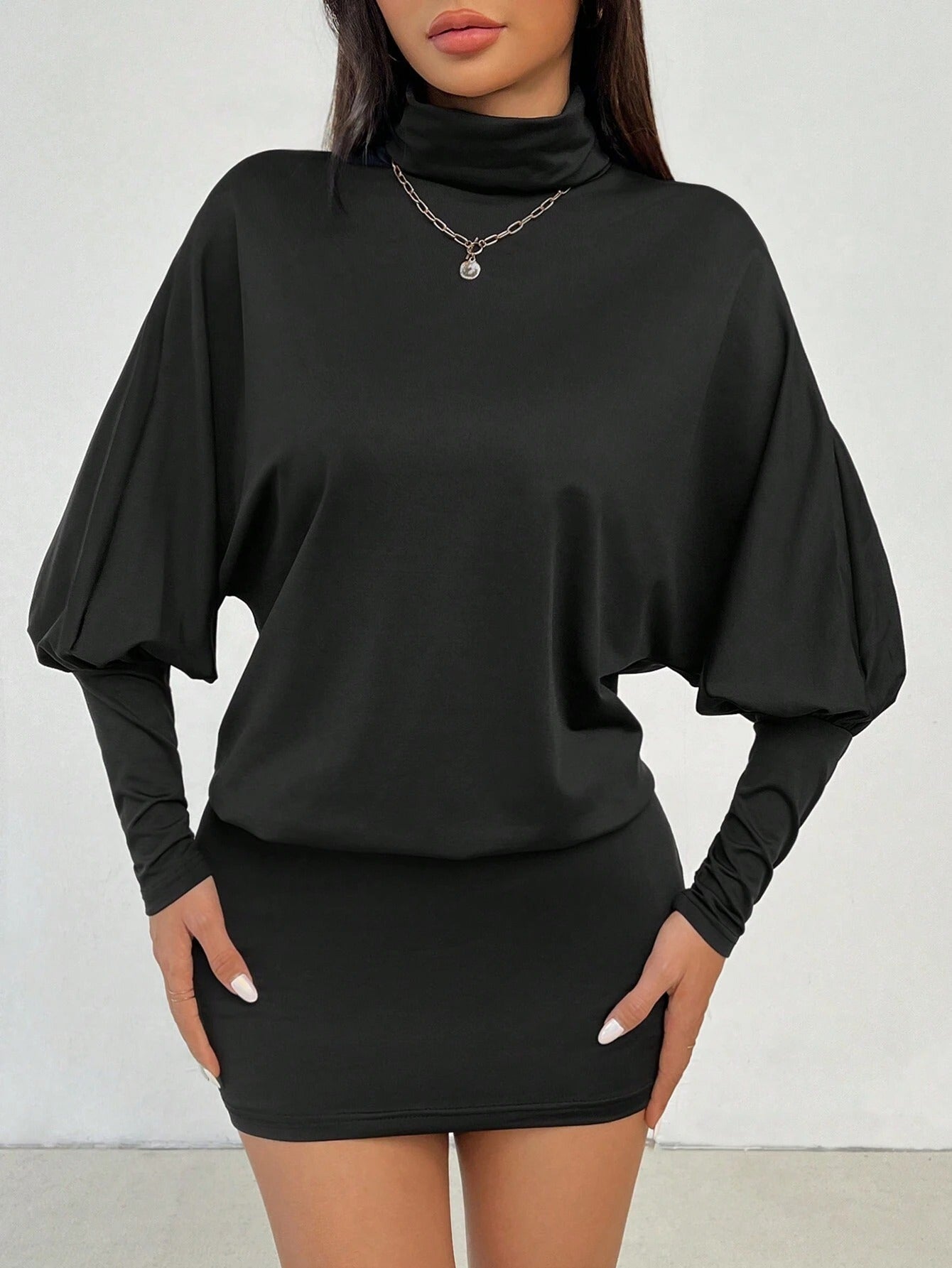 NOIRÉ MINI DRESS