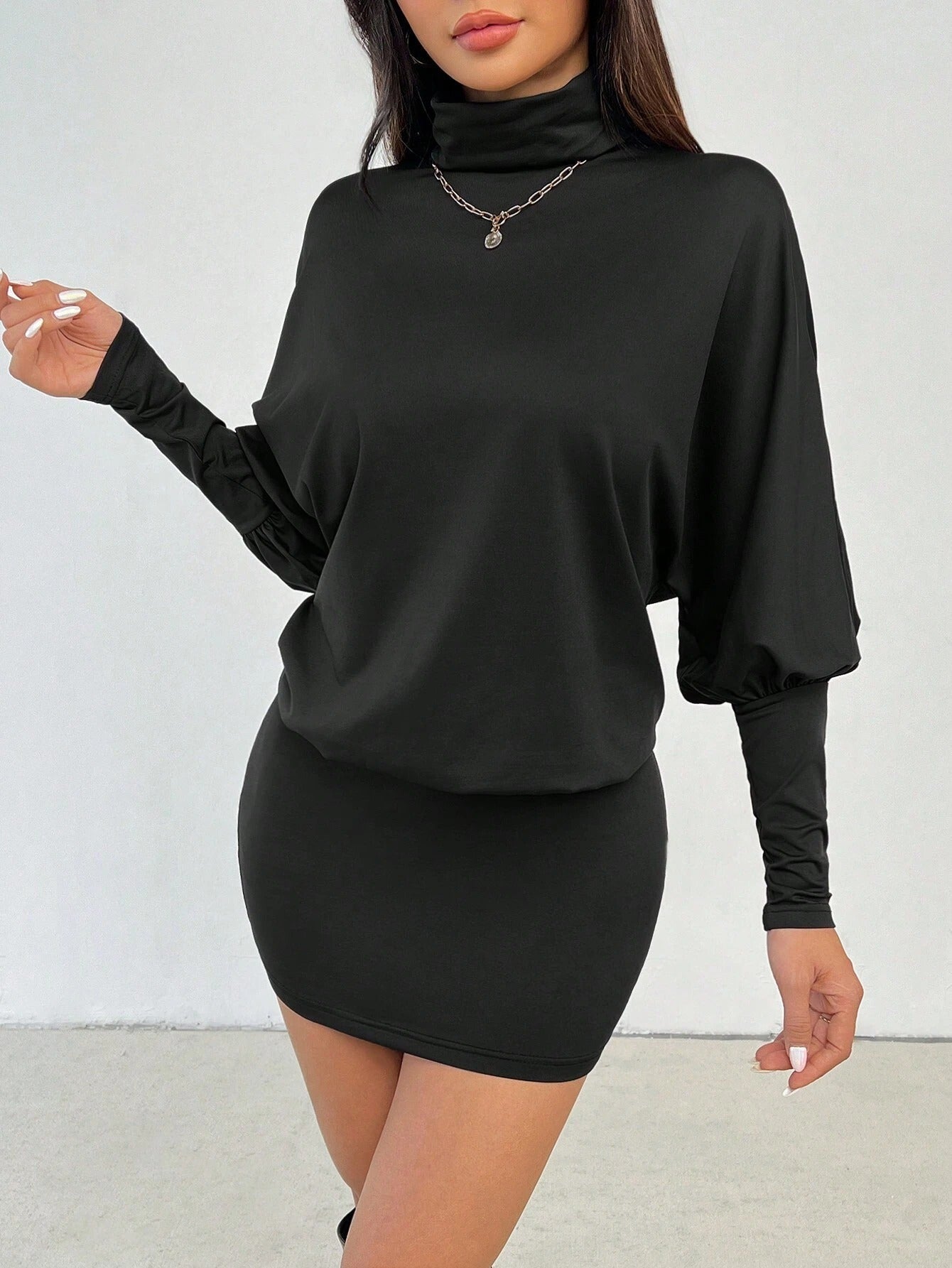 NOIRÉ MINI DRESS